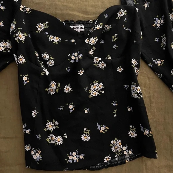 Reformation Reign Top in Daisy - Picture 2 of 8